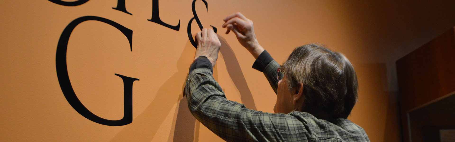 Mounting signage